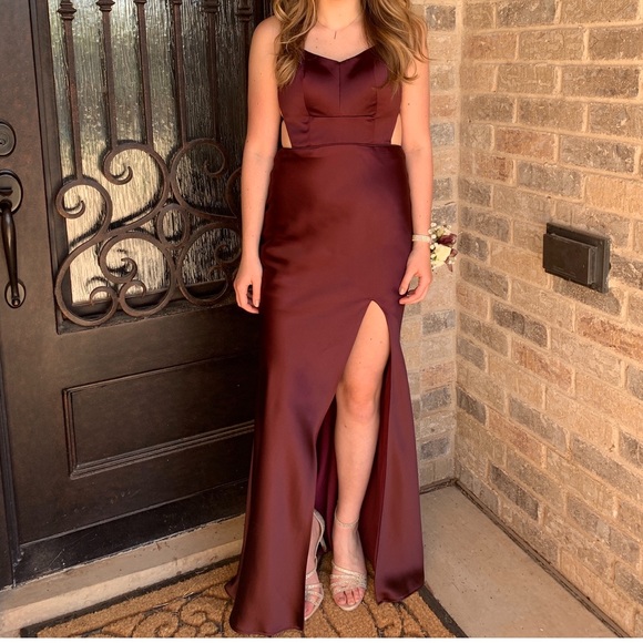 Abbi Vonn by La Femme Strappy back dress in wine—free shipping! - Picture 2 of 6